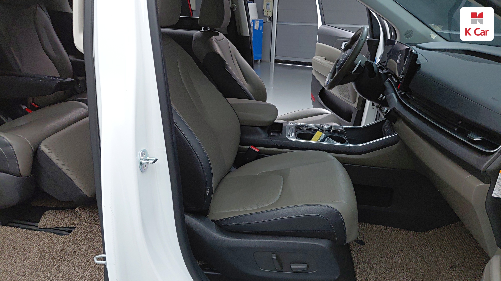 Kia Carnival бензин Turbo 1.6 7 мест, миниатюра 24