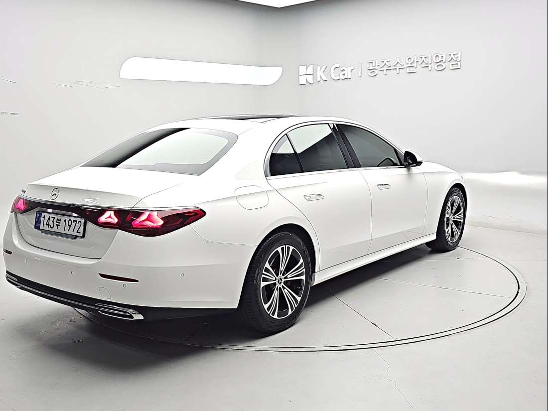 Mercedes-Benz E-Class W214 Petrol 2.0 — 4