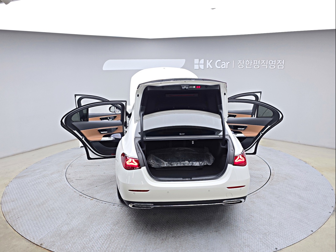Mercedes-Benz E-Class W214 Petrol 2.0 — 6