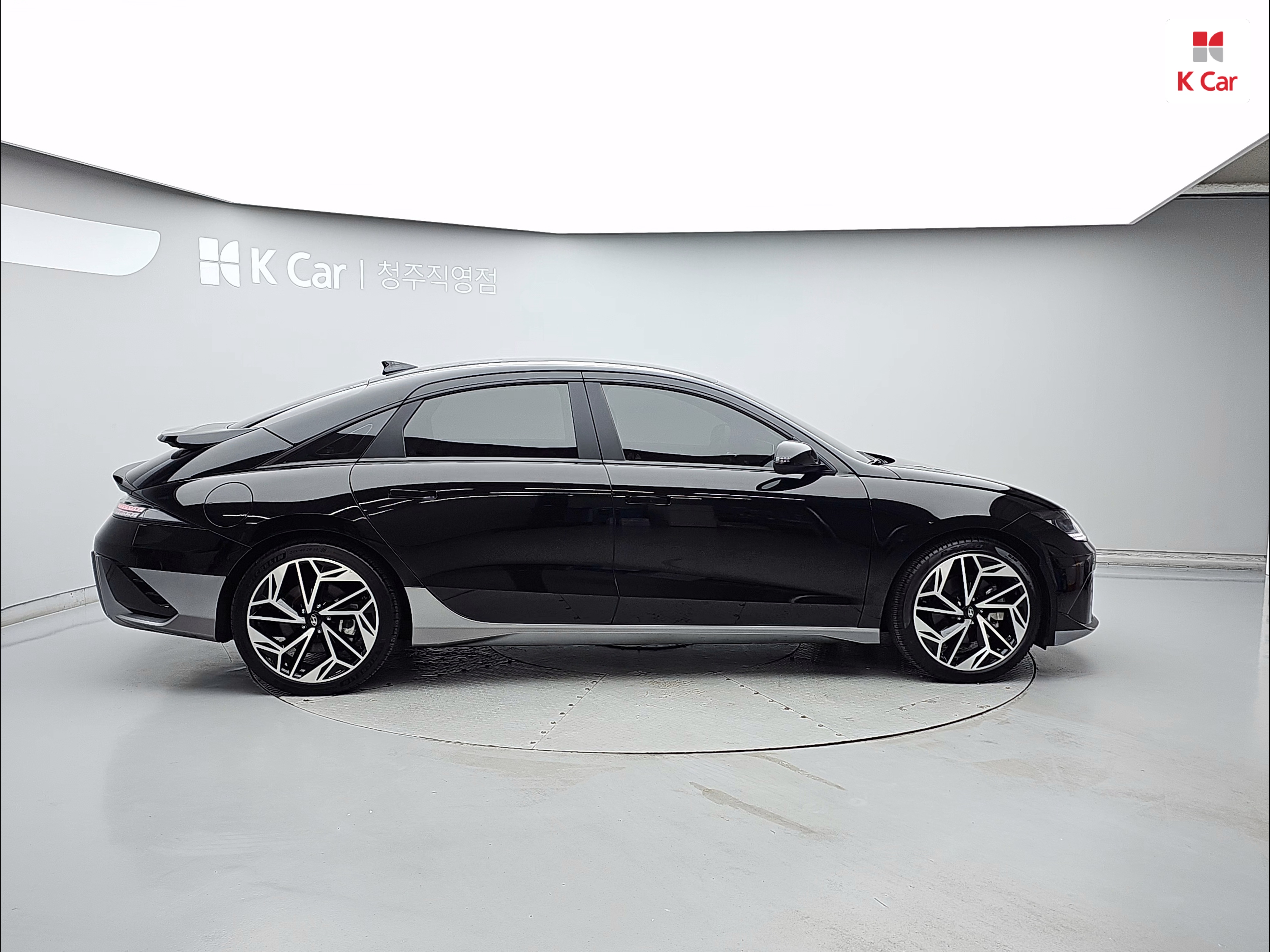 HYUNDAI Ioniq 6 Long Range 2WD