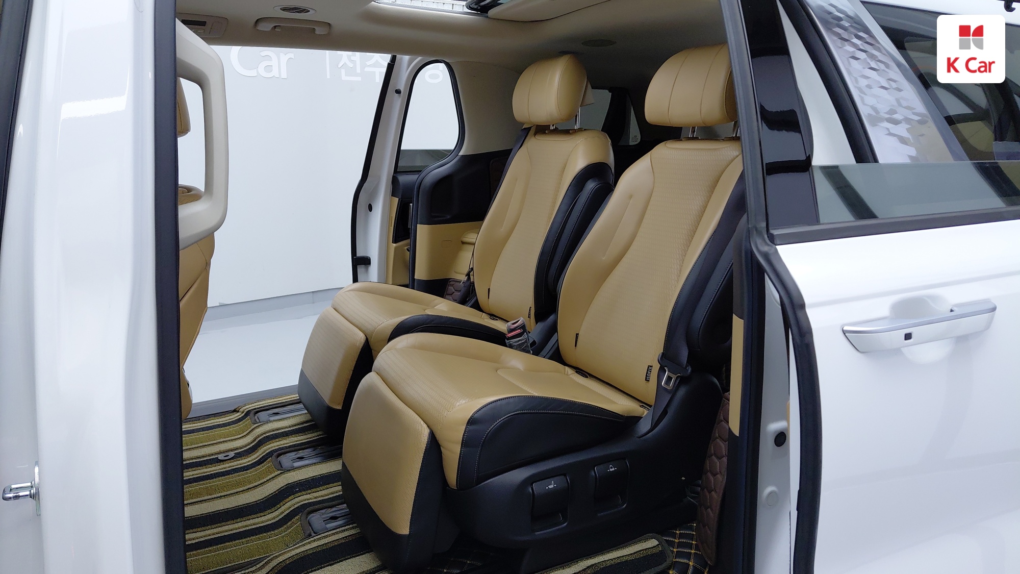 Kia Carnival бензин 3.5 (7 мест) Signature, миниатюра 4
