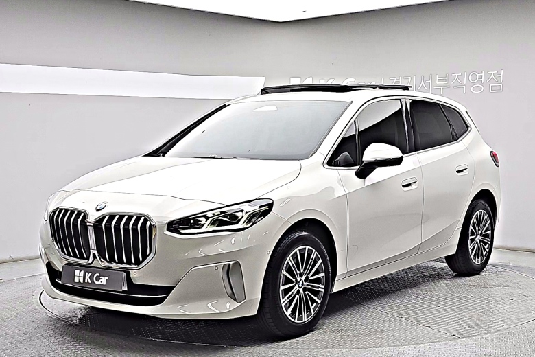 BMW 2 (U06) 220i