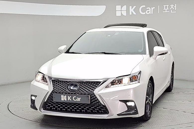 Lexus CT200h