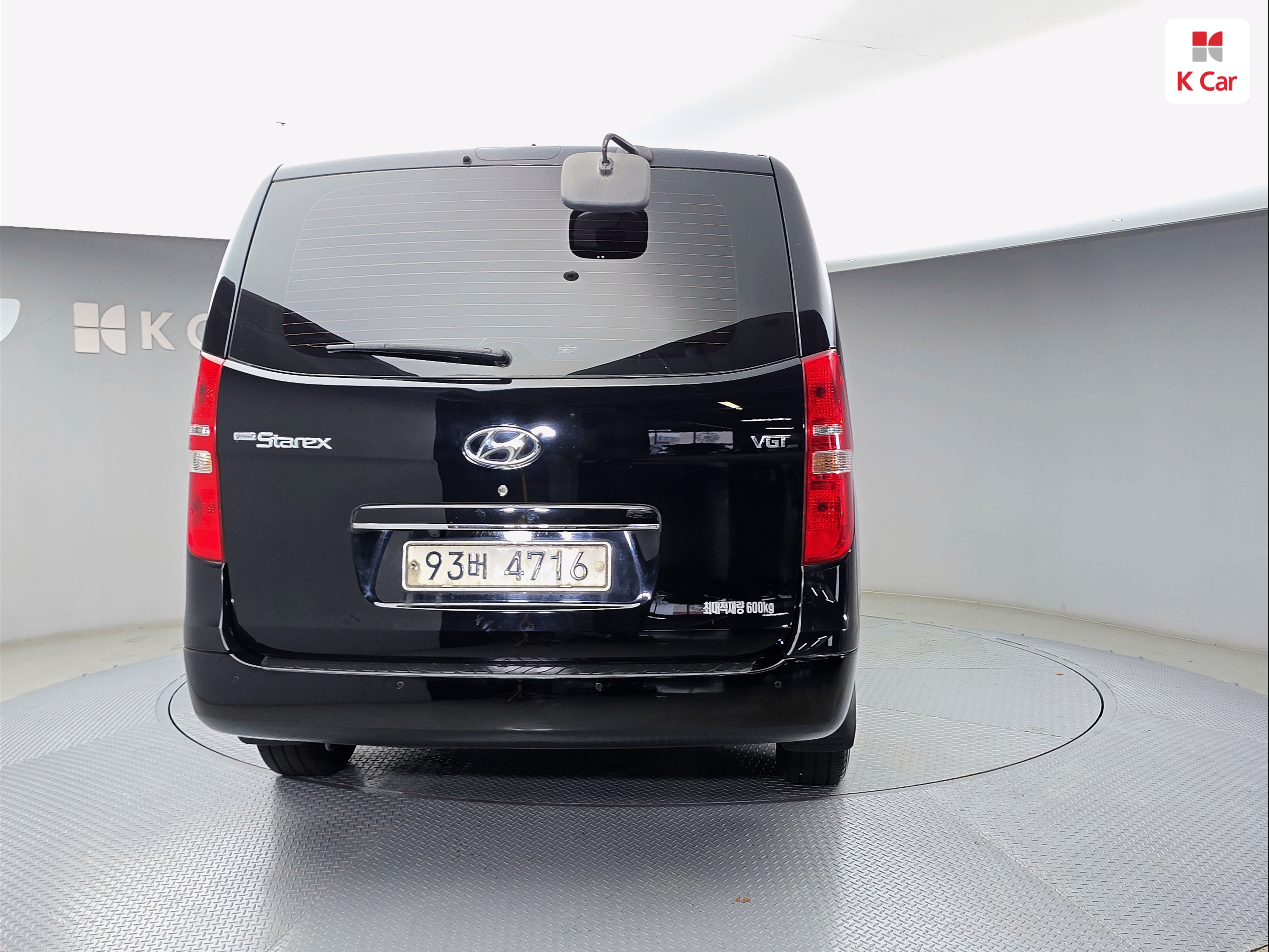HYUNDAI Grand Starex 5-Seater Diesel Van
