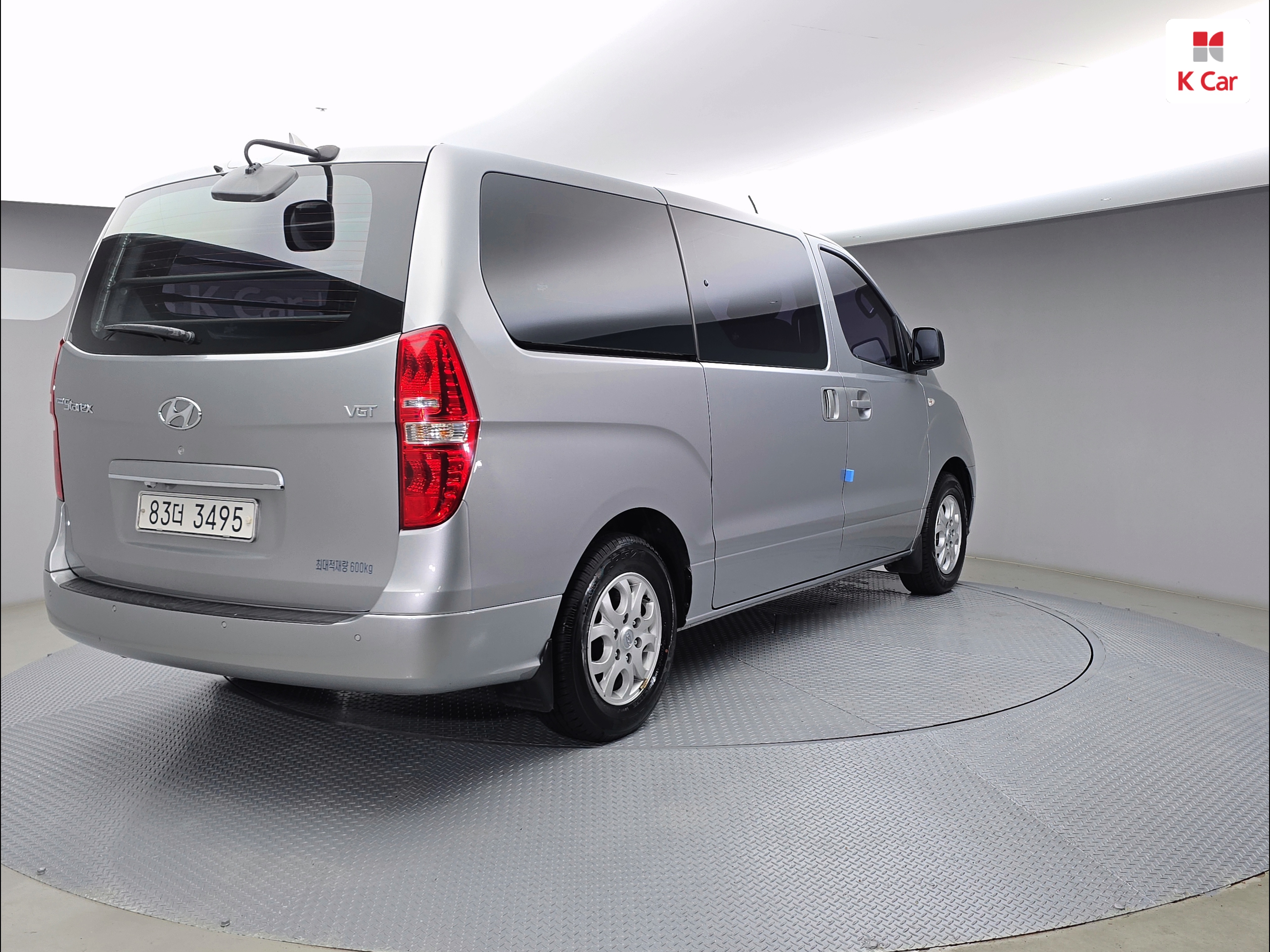 HYUNDAI Grand Starex 5-Seater Diesel Van