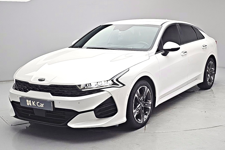 Kia K5 III бензин 2.0 Signature