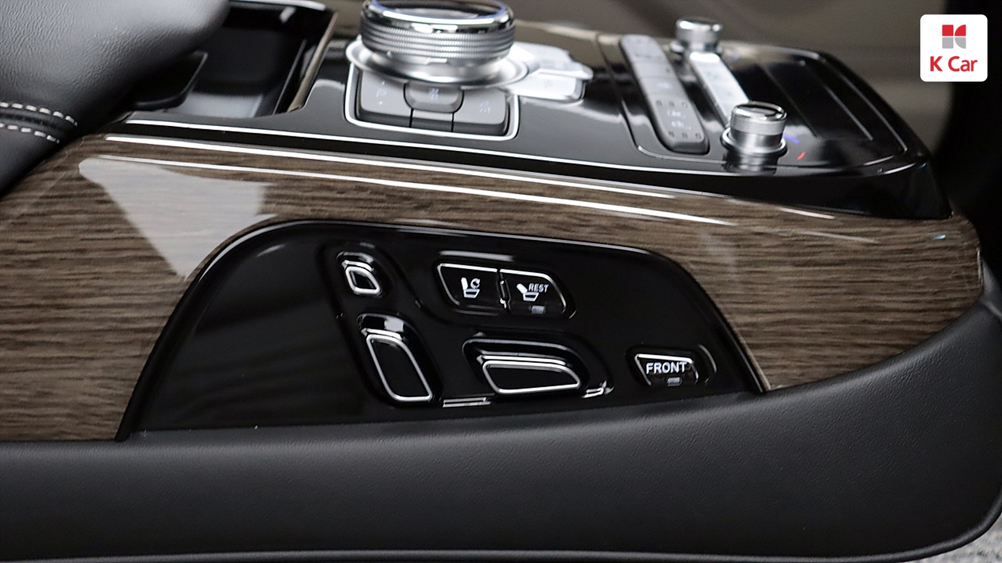 Genesis G90 бензин 4WD 3.8 Premium, миниатюра 30