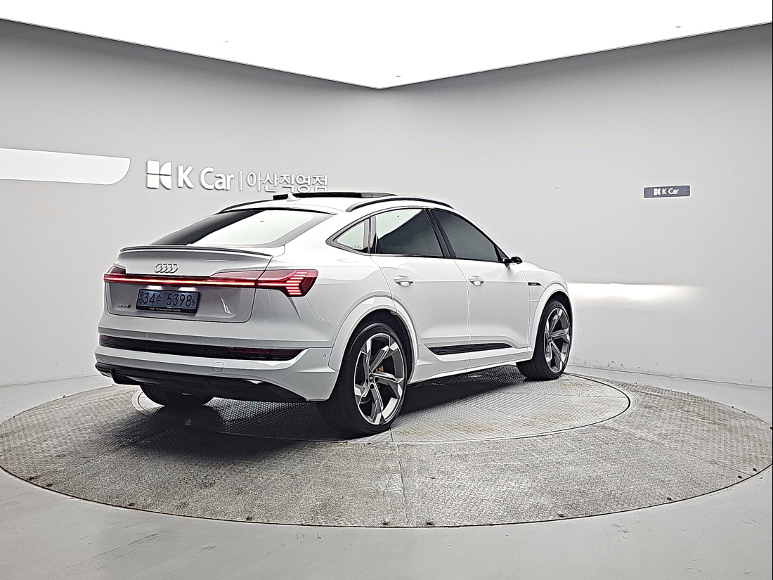 Audi e-tron S Sportback — 4