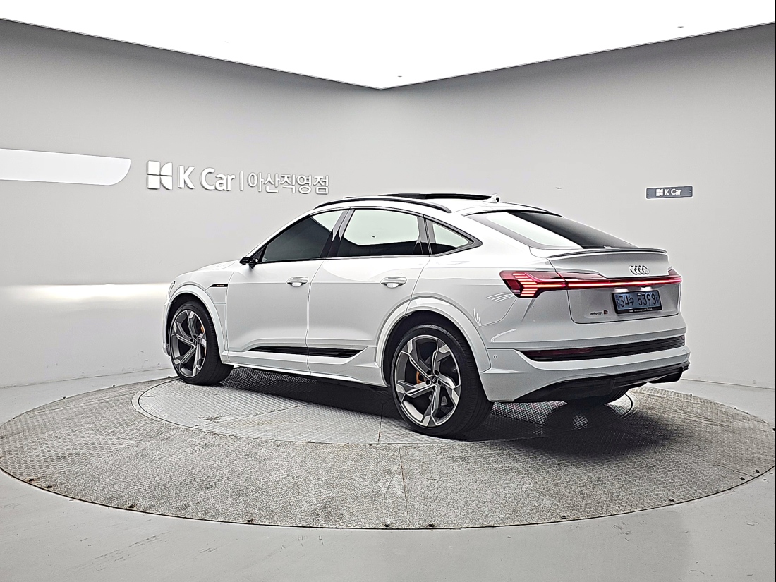 Audi e-tron S Sportback — 3