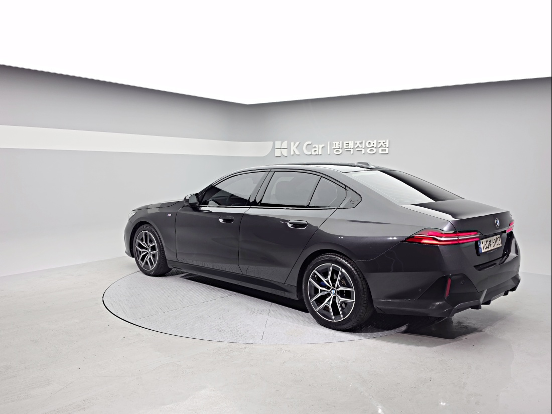 BMW 5 Series Petrol 2WD — 3