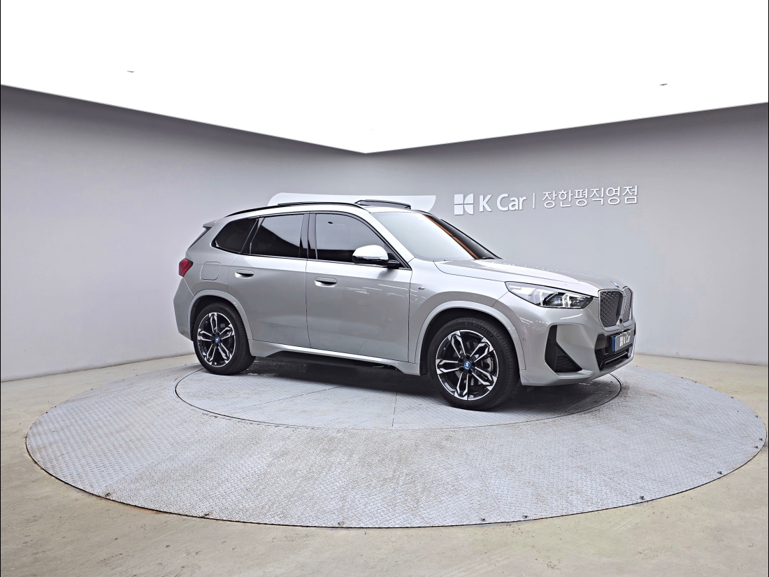 BMW iX1 xDrive30 M Sport — 2