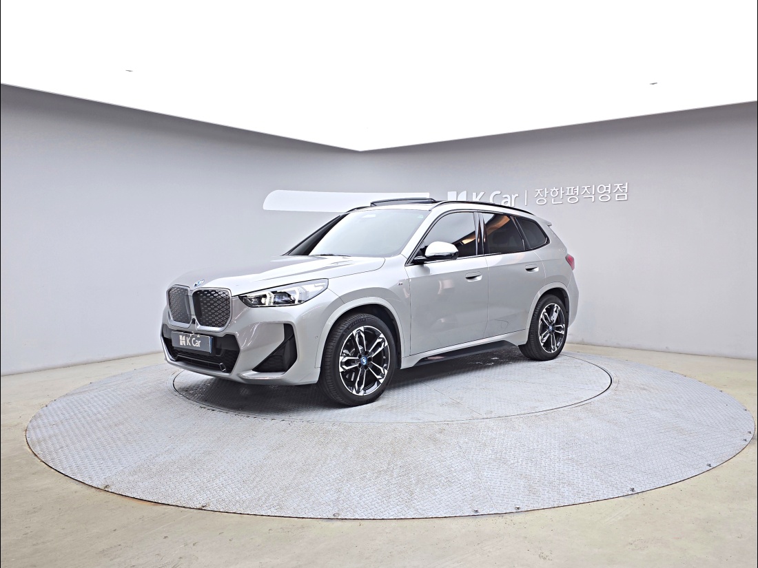BMW iX1 xDrive30 M Sport