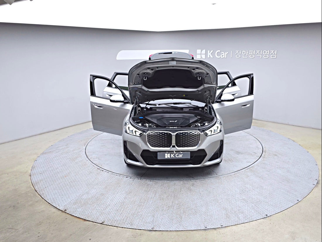 BMW iX1 xDrive30 M Sport — 5