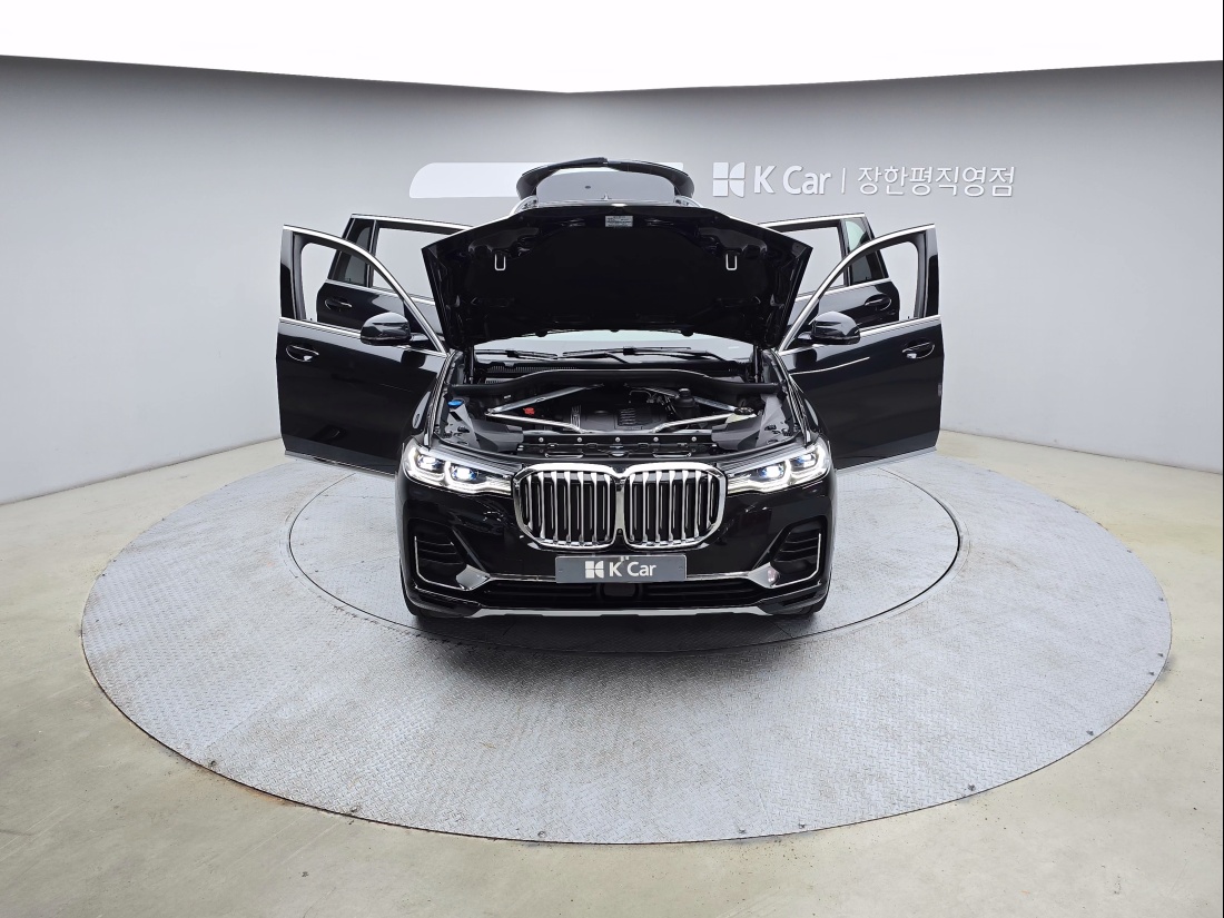 BMW X7 Petrol 4WD — 5