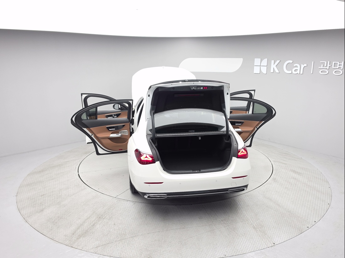 Mercedes-Benz E-Class W214 Petrol 3.0 — 6