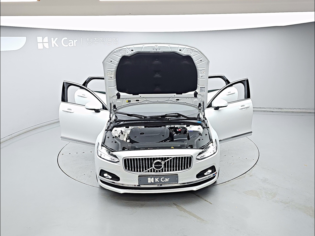 Volvo S90 B6 AWD — 5