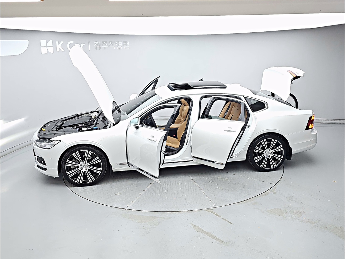 Volvo S90 B6 AWD — 7