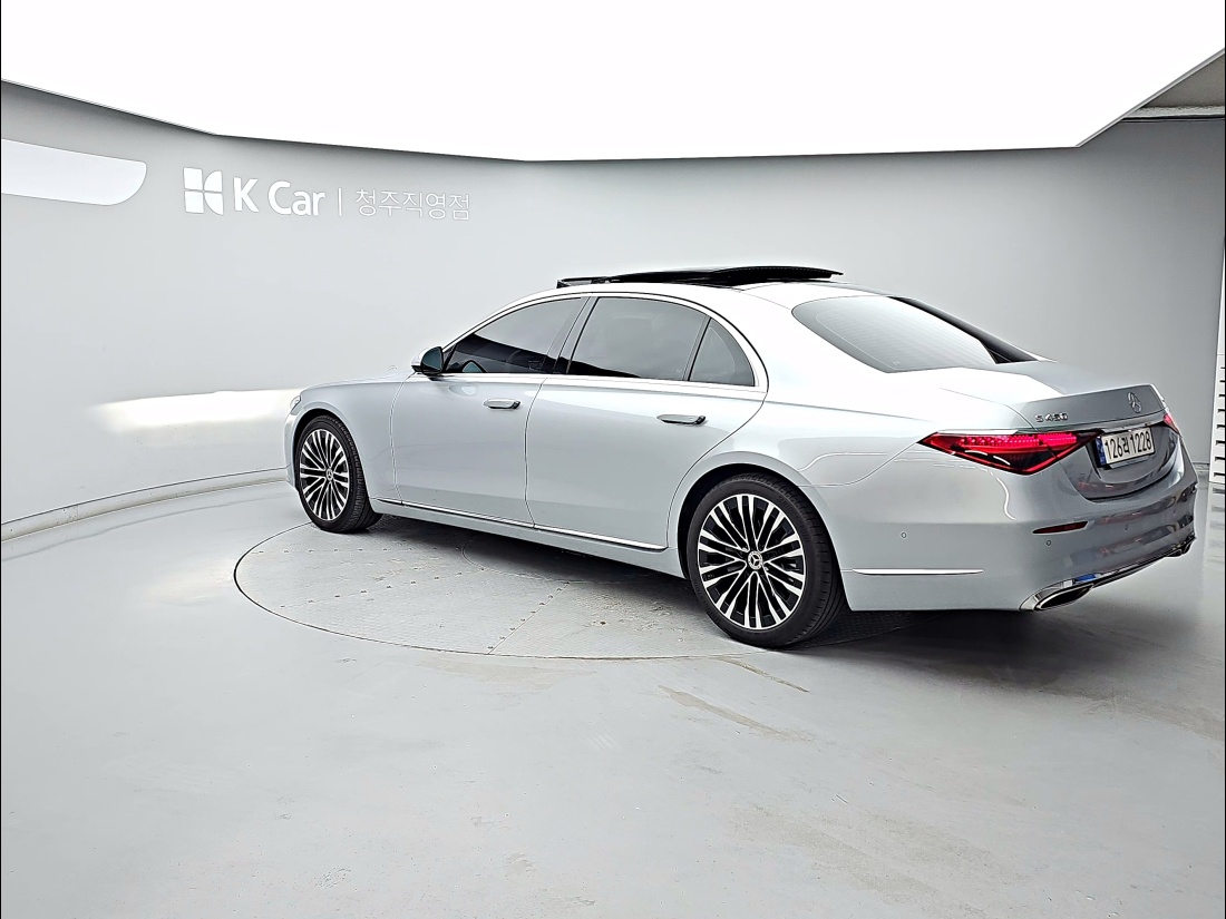 Mercedes-Benz S-Class W223 Petrol 4WD — 3