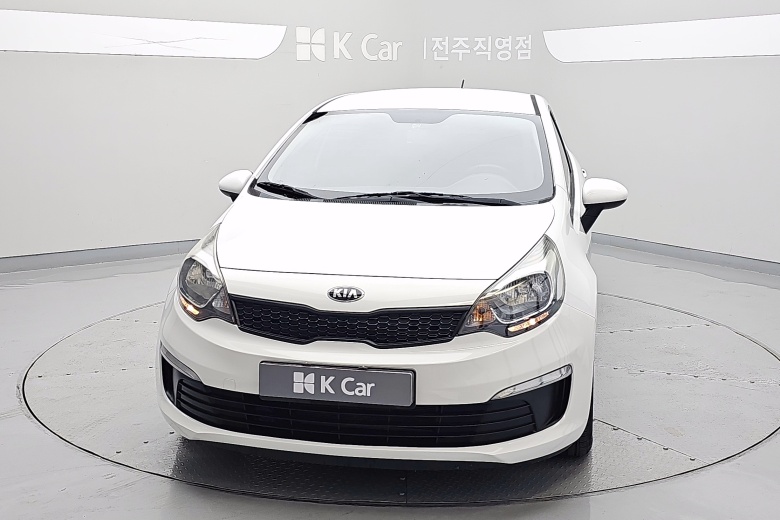 기아 더 뉴 프라이드 4DR 1.4 MPI 디럭스 기아 더 뉴 프라이드 4DR 1.4 MPI 디럭스