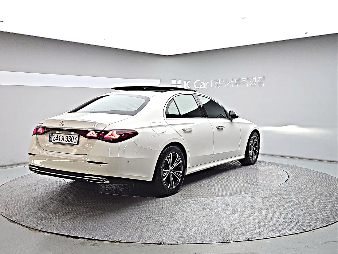 Mercedes-Benz E-Class W214 Petrol 2.0 — 4