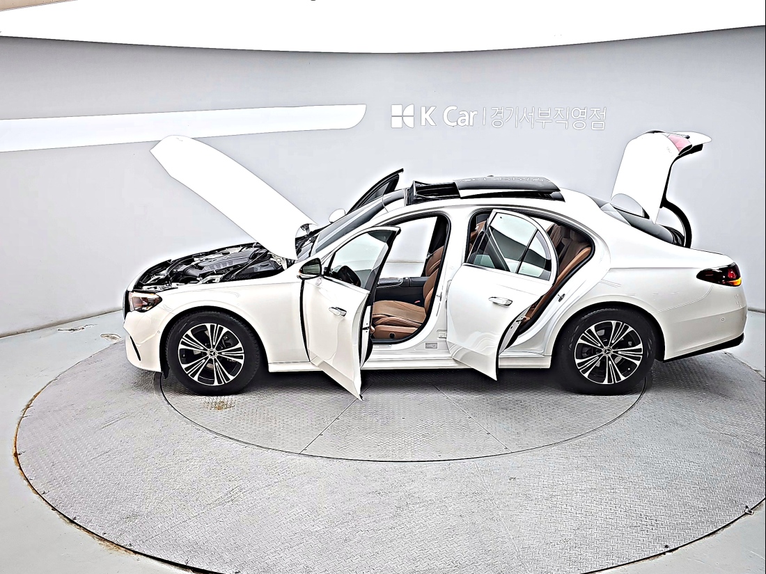 Mercedes-Benz E-Class W214 Petrol 2.0 — 7