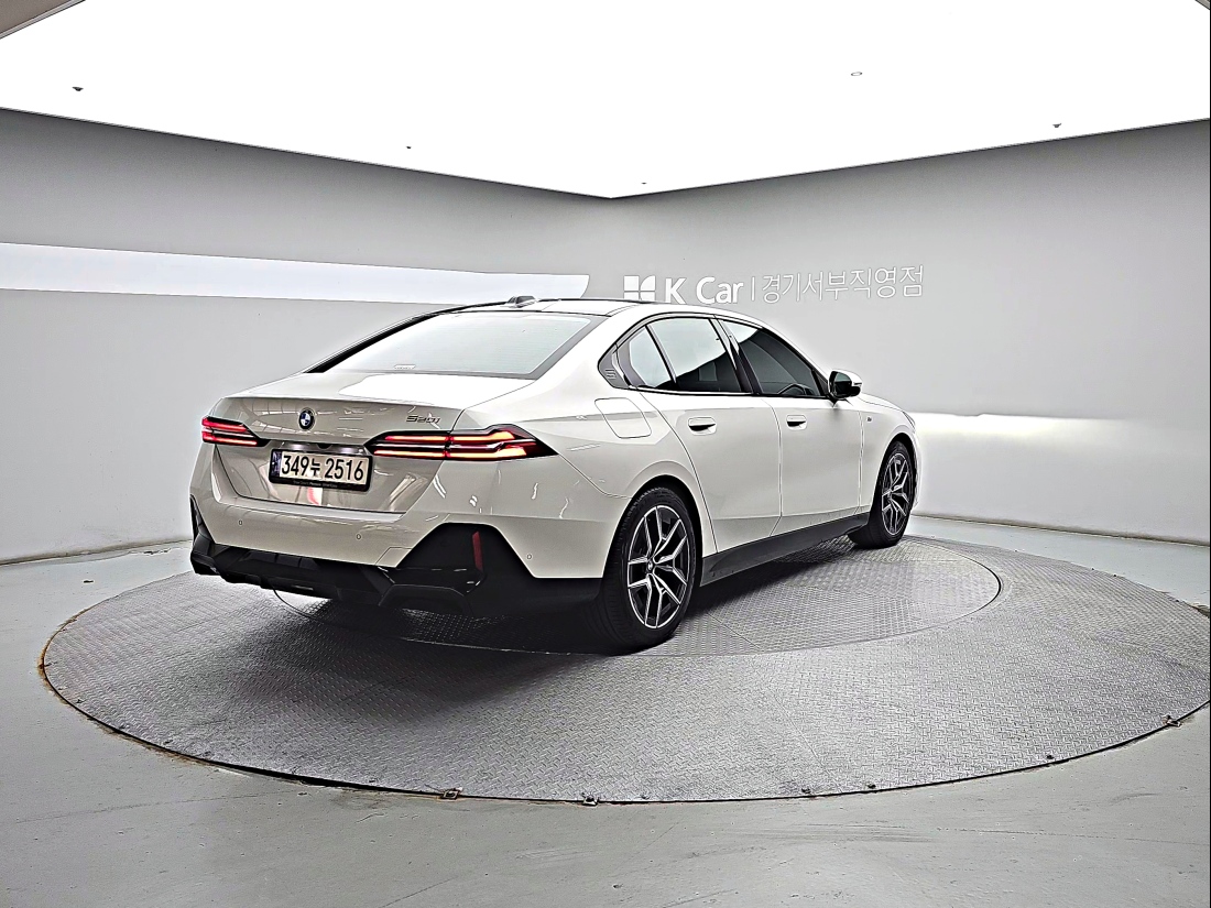 BMW 5 Series Petrol 2WD — 4
