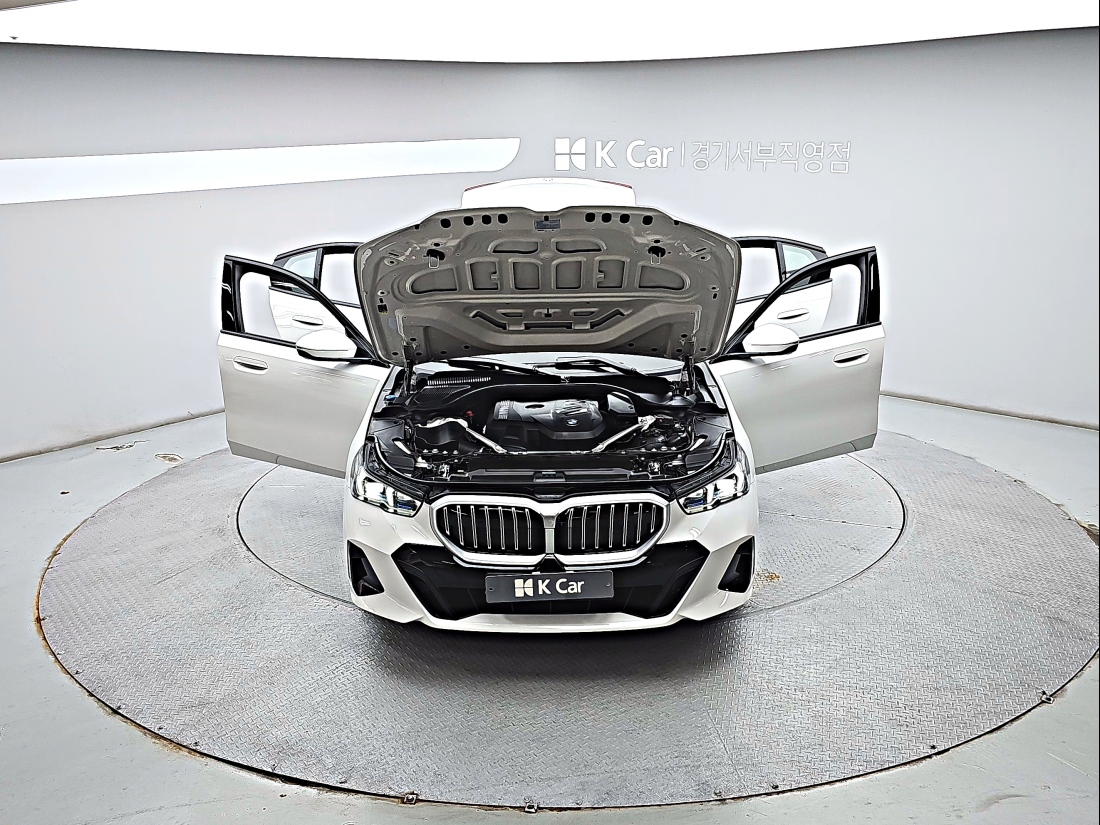 BMW 5 Series Petrol 2WD — 5