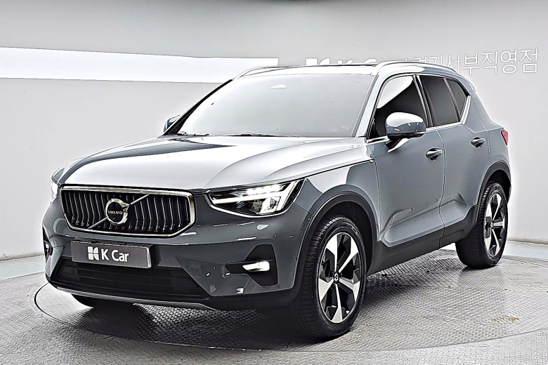 فولفو XC40