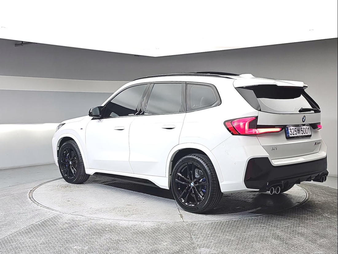 BMW X1 Petrol 2.0 — 3