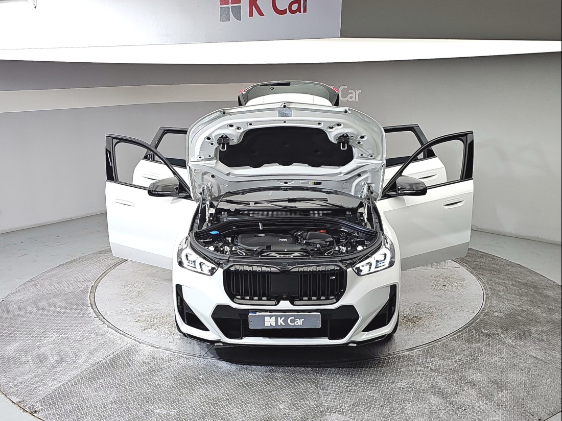 BMW X1 Petrol 2.0 — 5