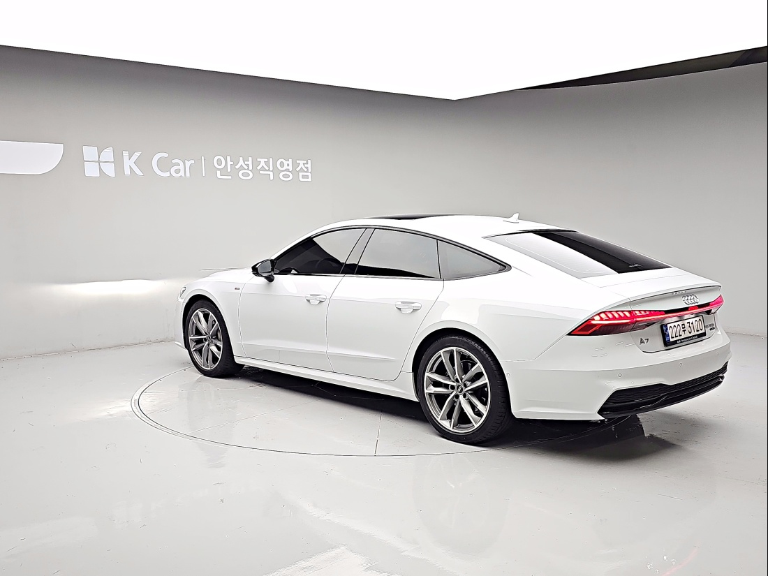 Audi A7 Petrol 4WD — 3