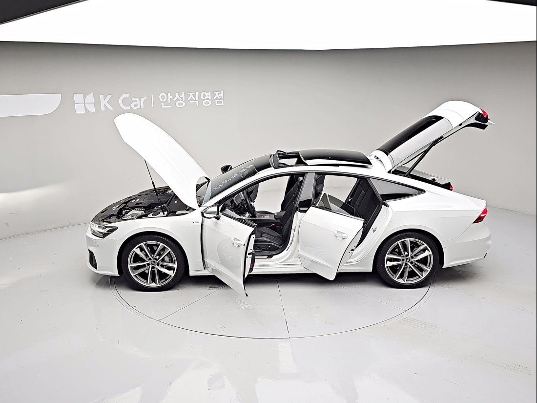 Audi A7 Petrol 4WD — 7