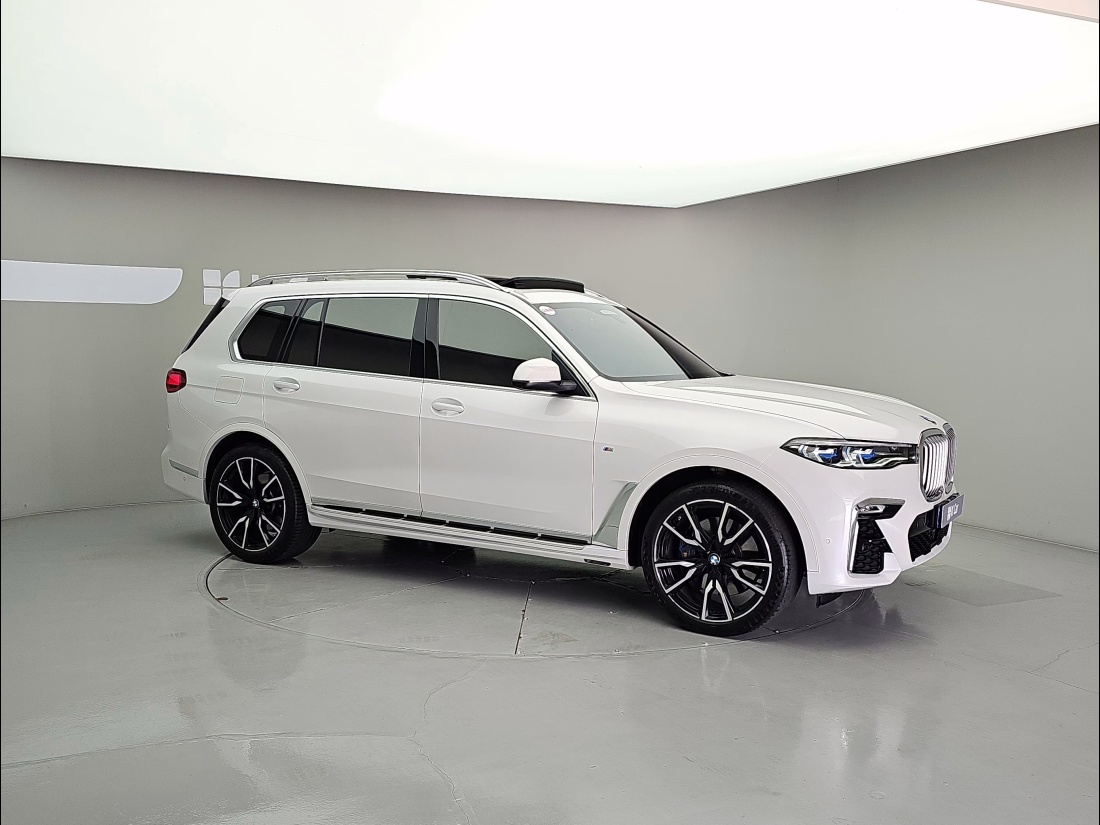 BMW X7 Petrol 4WD — 2