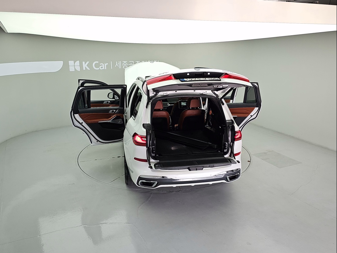 BMW X7 Petrol 4WD — 6