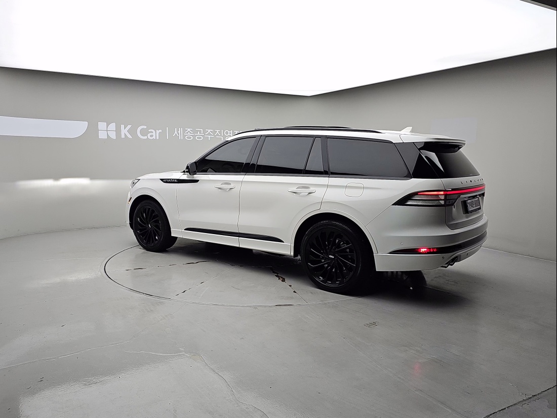 Lincoln Aviator 2nd gen Petrol 4WD — 3