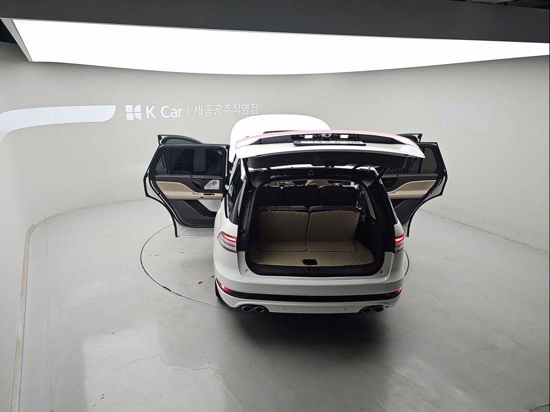 Lincoln Aviator 2nd gen Petrol 4WD — 6