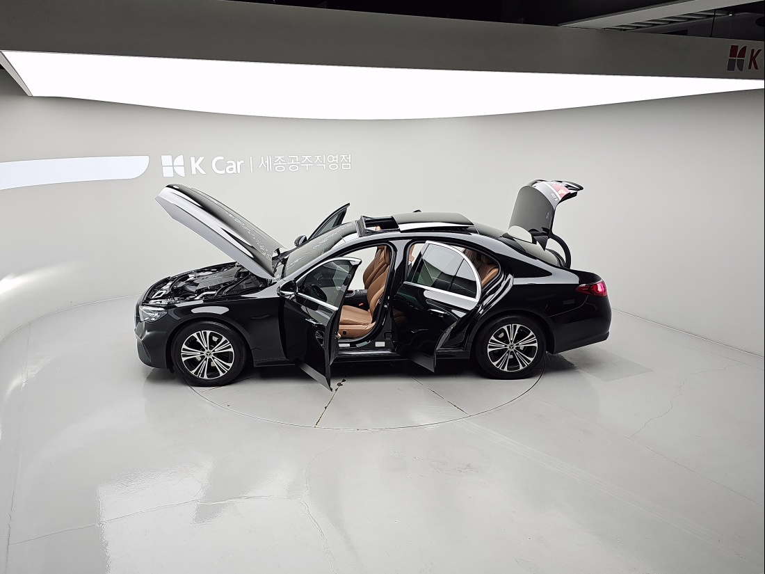 Mercedes-Benz E-Class W214 Petrol 2.0 — 7