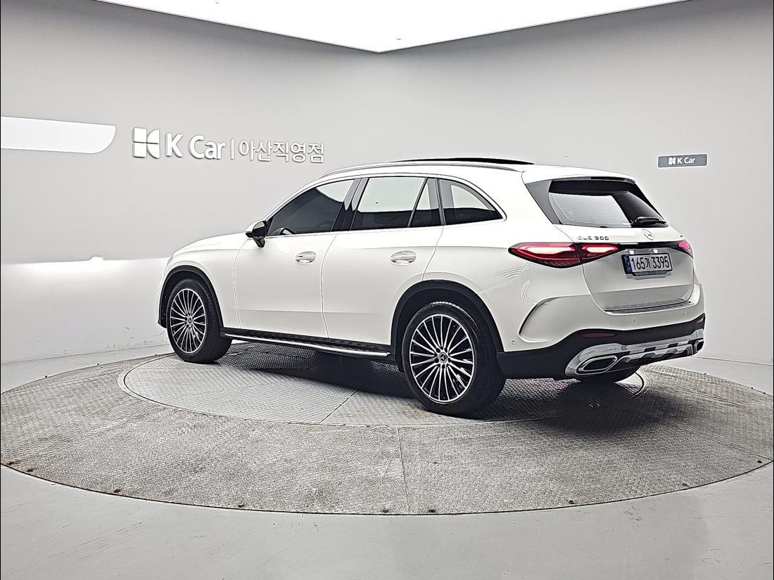 Mercedes-Benz GLC-Class X254 GLC300 4MATIC AMG Line — 3