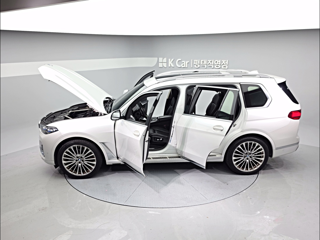 BMW X7 Diesel 4WD — 7