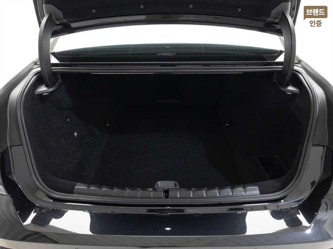 BMW i7 G70 xDrive60 M Sport 10