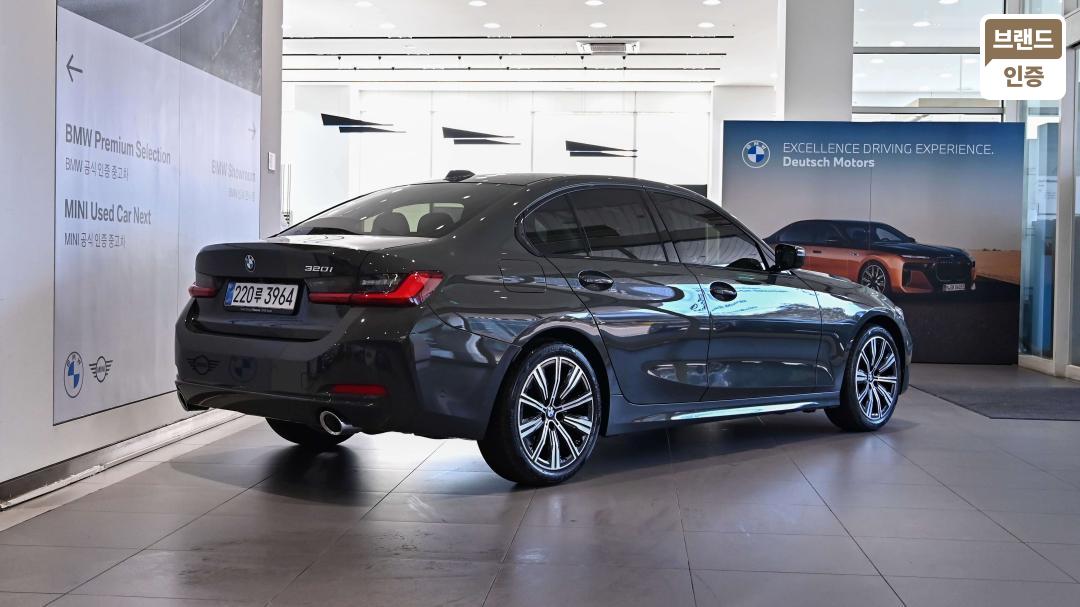 BMW 3 Series G20 Gasoline 2WD 320i — фото 4