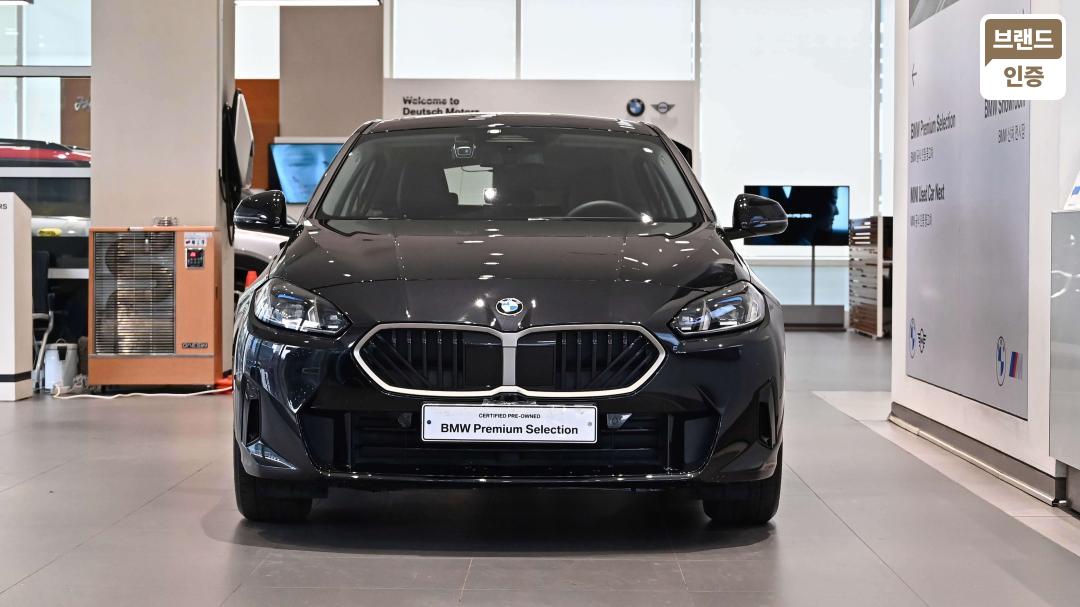 BMW 1 Series F70 Gasoline 2.0 120 Base — фото 3
