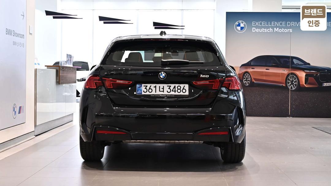 BMW 1 Series F70 Gasoline 2.0 120 Base — фото 4