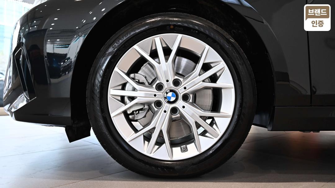 BMW 1 Series F70 Gasoline 2.0 120 Base — фото 5
