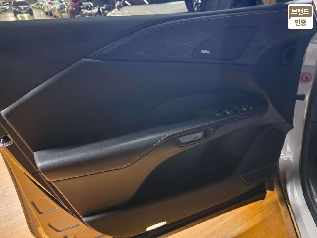 Lexus RX Gasoline + Electric 350h Luxury 6