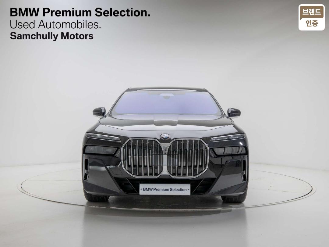 BMW 7 Series G70 Gasoline 3.0 740i xDrive M Sport Limited — фото 2