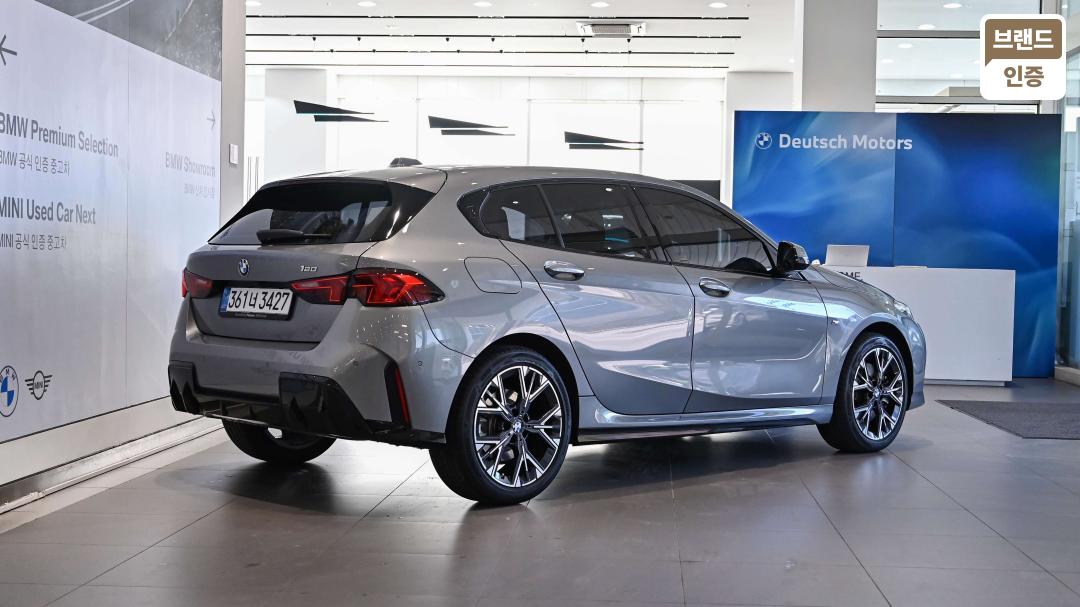 BMW 1 Series F70 Gasoline 2.0 120 M Sport — фото 2