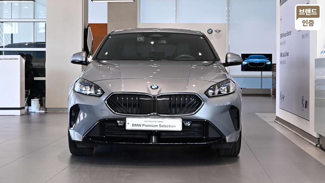 BMW 1 Series F70 Gasoline 2.0 120 M Sport — фото 3