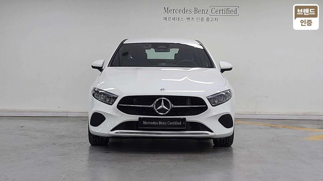 Mercedes-Benz A-Class W177 Gasoline 2WD A220 Sedan — фото 3