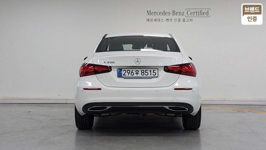 Mercedes-Benz A-Class W177 Gasoline 2WD A220 Sedan — фото 4
